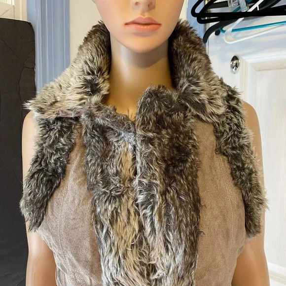 Live a Little Leather Suede Vest Jacket Lady M Faux Fur Tan Boho Western Gothic - Picture 9 of 9